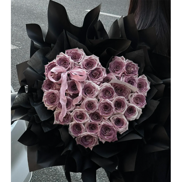Bouquet Holder | Heart Shaped Rose Arrangement